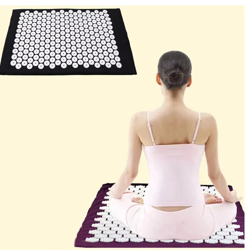 tapis massage acupoints soulagement douleur points blancs fond noir moderne colliers velcro