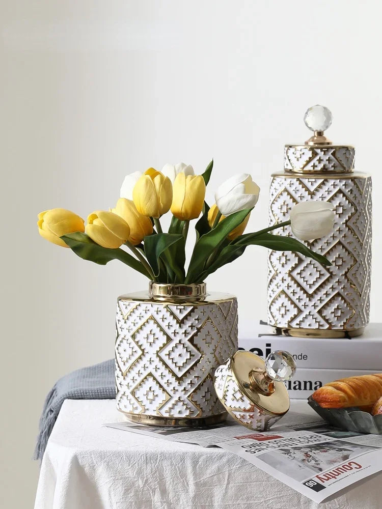 vases décoratifs modernes motifs géométriques or blanc couvercle transparent élégants intérieurDecoration
