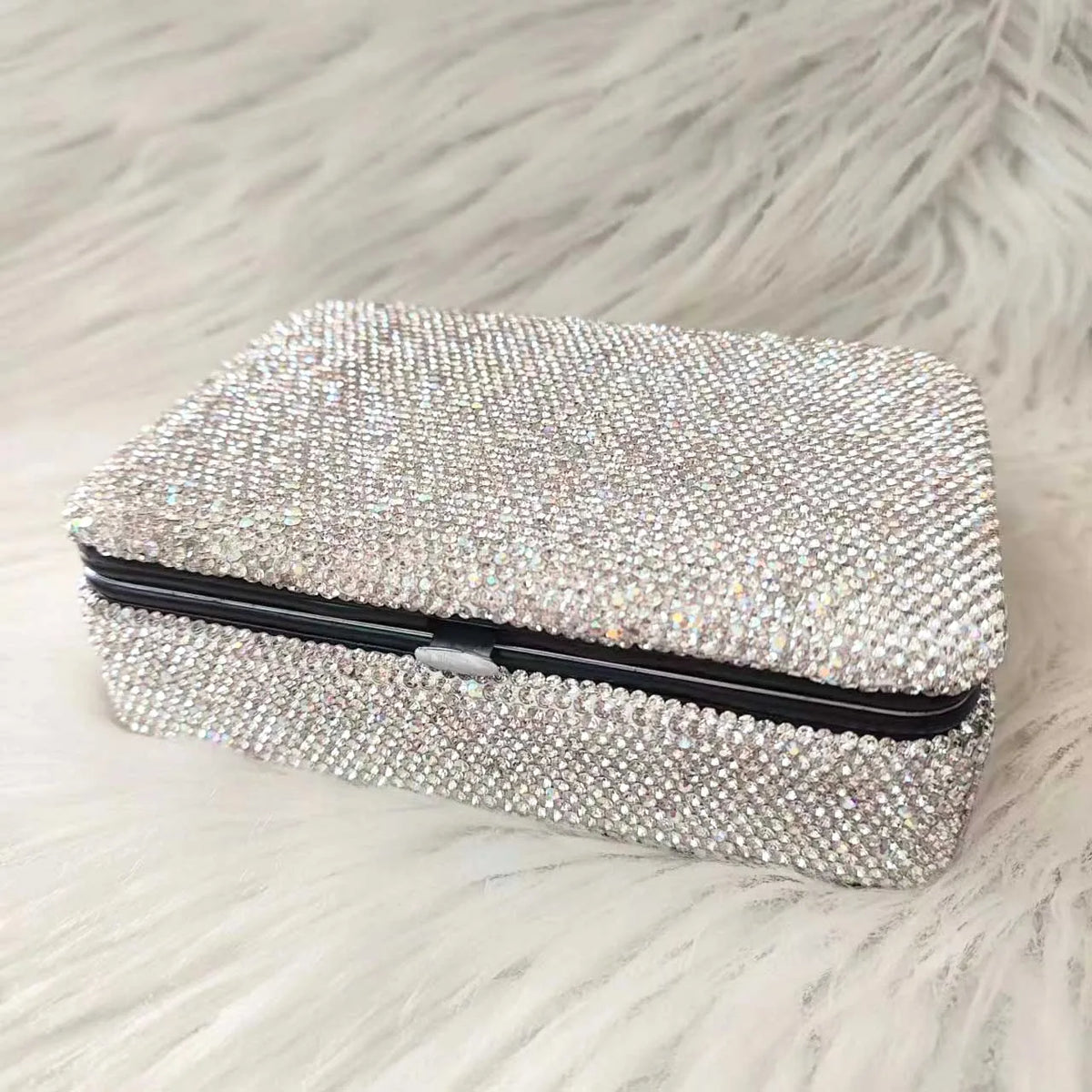 boîte bijoux luxueuse strass argenté noir élégante compartiments réutilisable respectueux environnement cliquet
