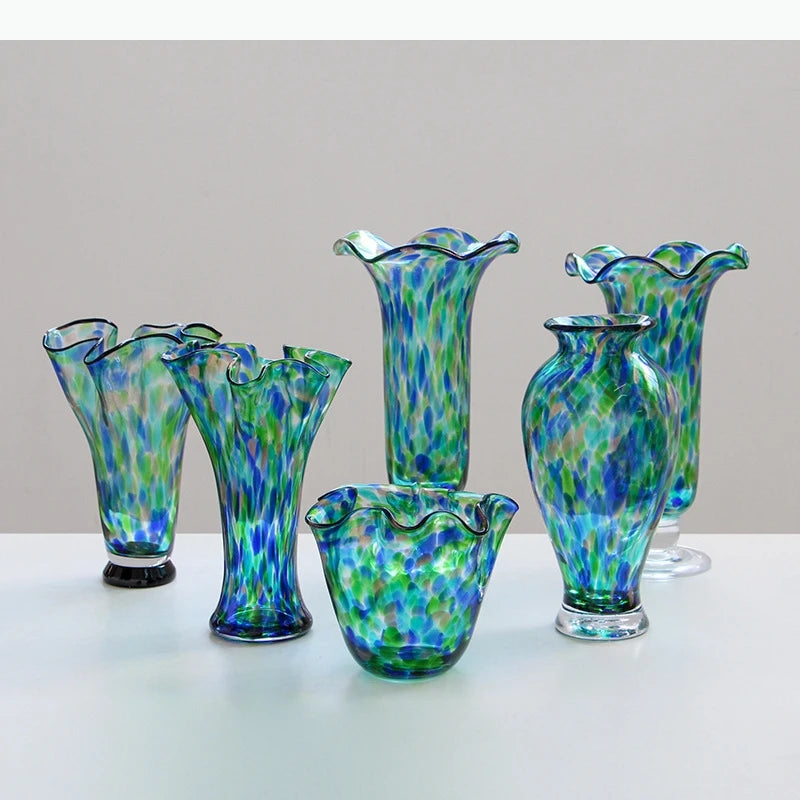 vase translucide motifs bulles couleur bleu vert tulipes décoration table artisanal moderne