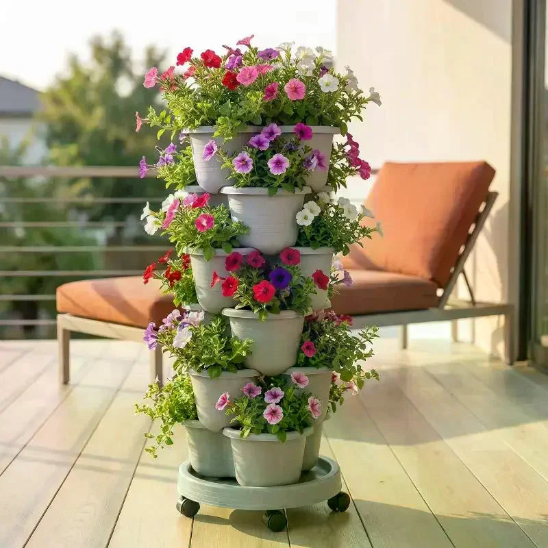 jardinière verticale empilable moderne pots intégrés fraises herbes aromatiques fleurs gris orange vert