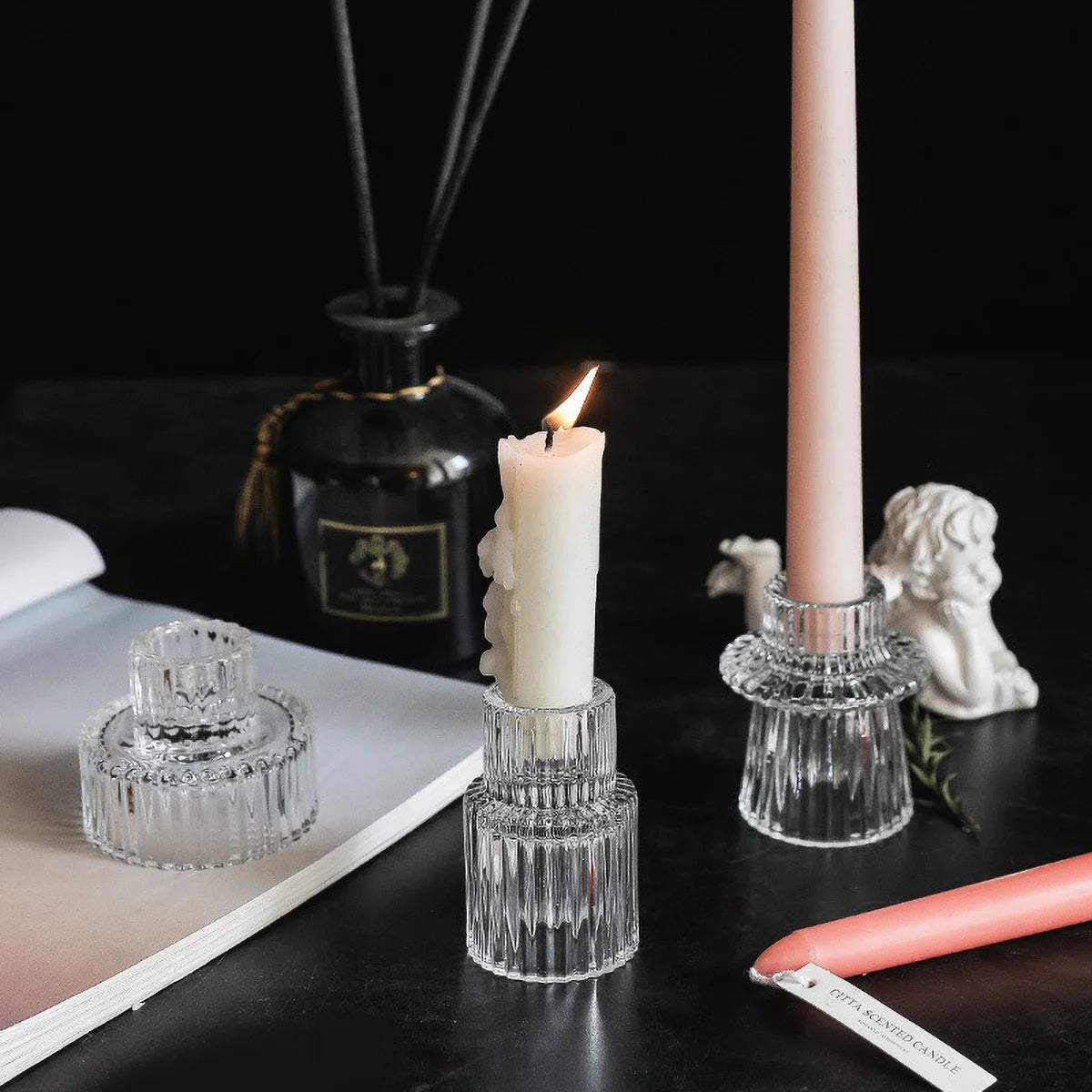 photophore verre transparent moderne bougies assorties rayures verticales décoration intérieure table élégant support