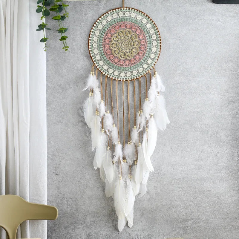 attrape rêves boho chic crocheté motifs floraux vert rose beige suspension intérieure
