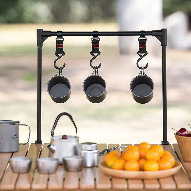 support rangement camping aluminium noir boite vaisselle pique nique suspendu lampe théière