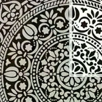 pochoirs mandala décoratifs motifs géométriques floraux blanc noir vert rouge doré bleu