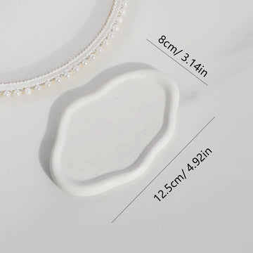 support bijoux argenté moderne plateau lisse brillant rangement clés ornement