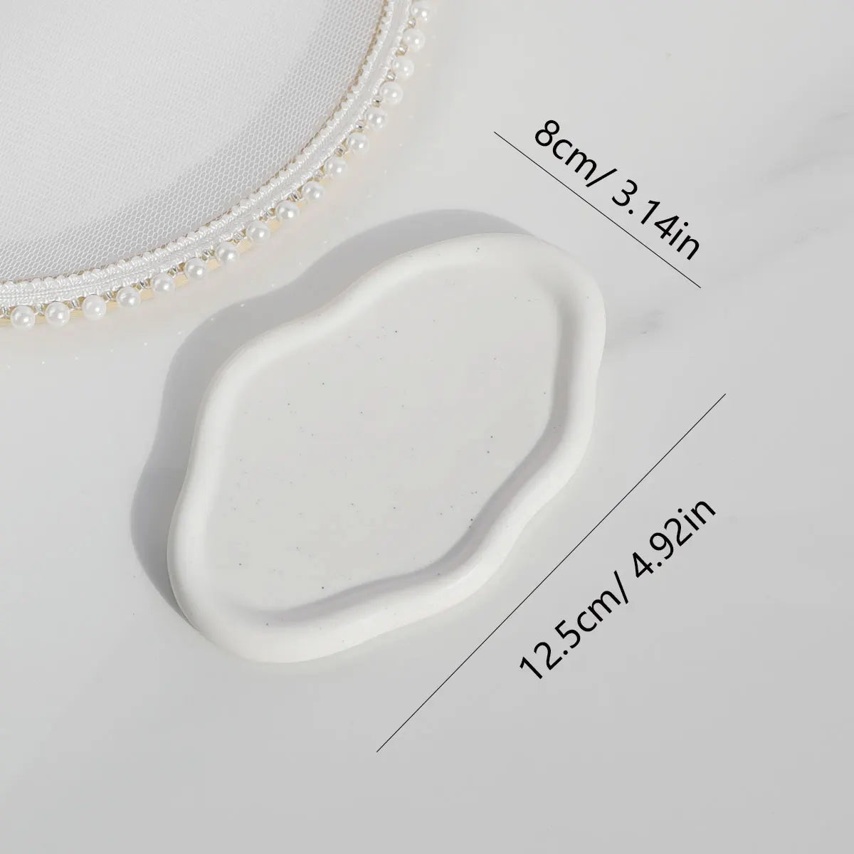 support bijoux argenté moderne plateau lisse brillant rangement clés ornement