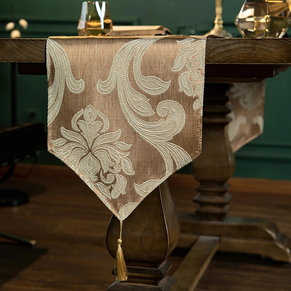 nappe décorative élégante motif floral marron beige doré tissu brodé relief maison runner table
