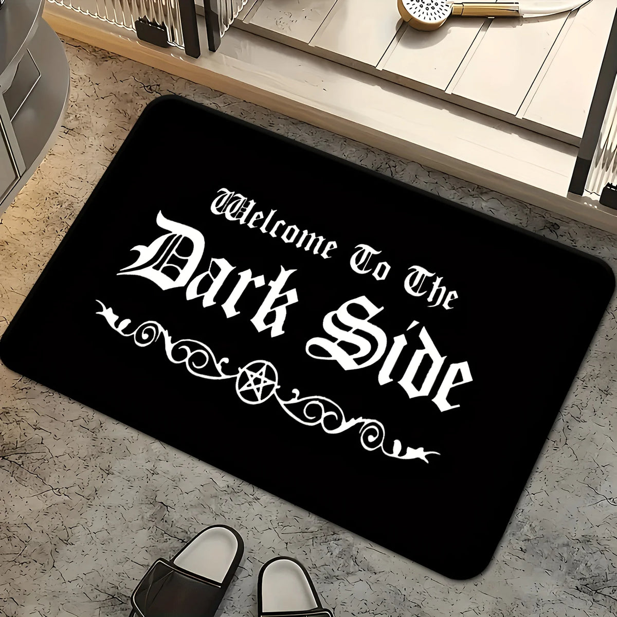 tapis sol antidérapant welcome dark side gothique humoristique noir blanc pentagramme