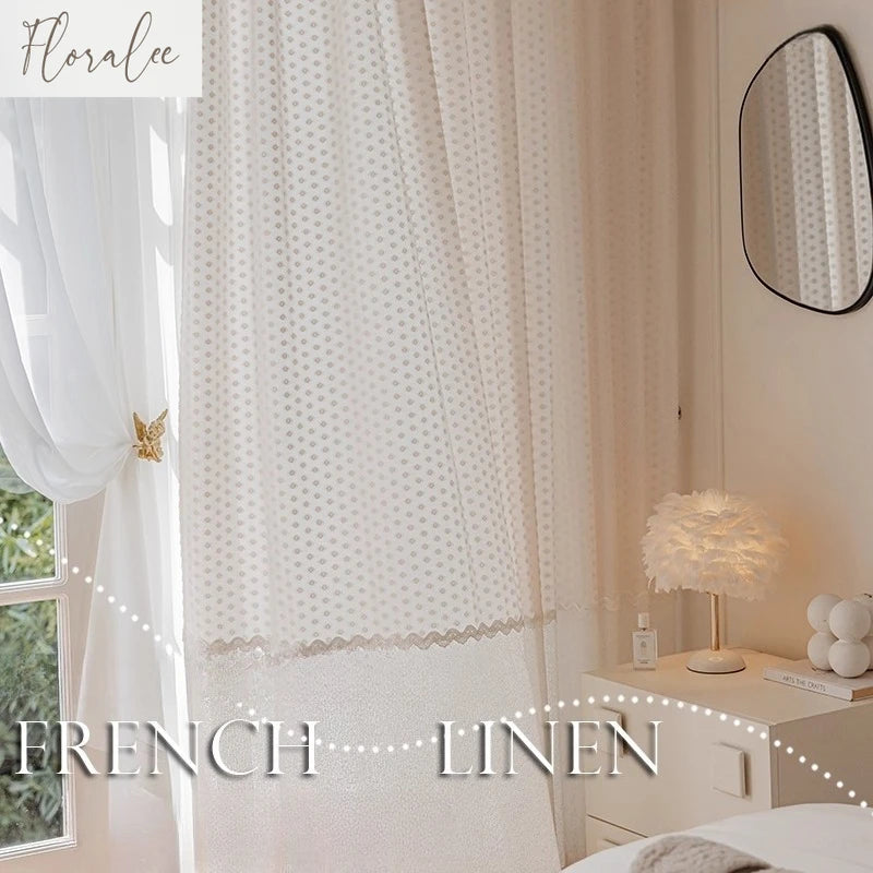 rideaux blancs transparents classiques romantiques bordure dentelée dorés maison hospitalière