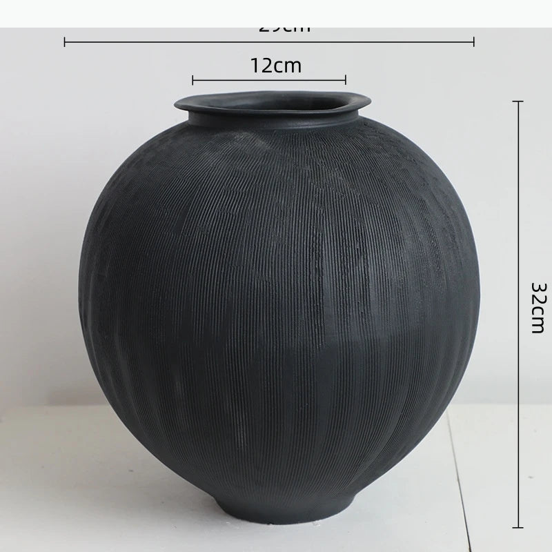 vases noirs blancs rayures verticales modernes opaques décoration maison