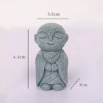 statuette bouddha jizo résine gris clair minimaliste moderne décoration jardin sans motif opaque