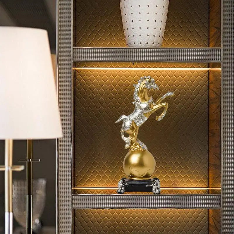 statuette cheval doré résine moderne élégante décoration salon brillante opaque base plate
