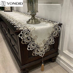 chinois artisanal brodé fleur polyester blanc beige classique élégant pompon table maison
