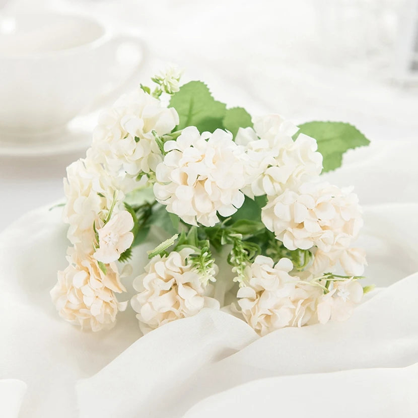 bouquet hortensia artificielle soie blanche verte décoration mariage anniversaire intérieur moderne fixe ruban