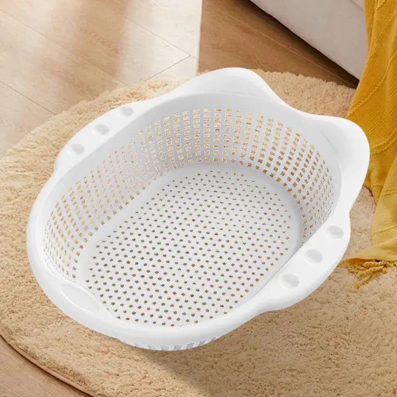panier linge moderne tapis noir tapis blanc jaune gris rose petits trous transparent pratique