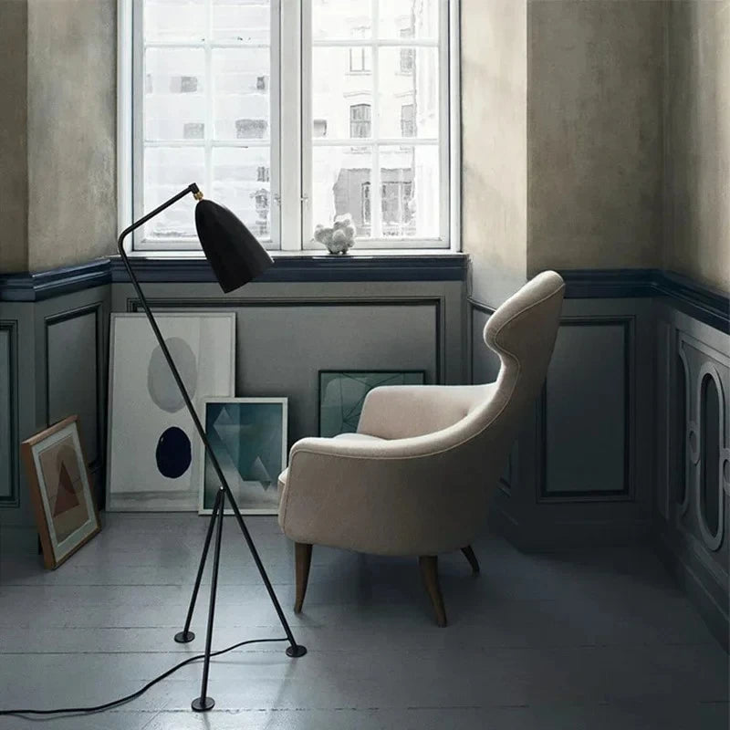 lampe sol moderne noir pieds métal ampoules led autonomes contemporaine trípiede cable