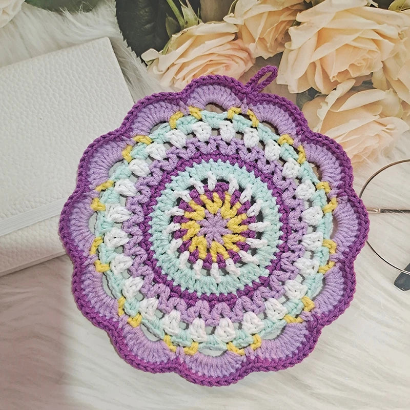 serviettes table crochet motif circulaire couleurs vives main d'oeuvre artisanale pastoral annuel arrière rouleau
