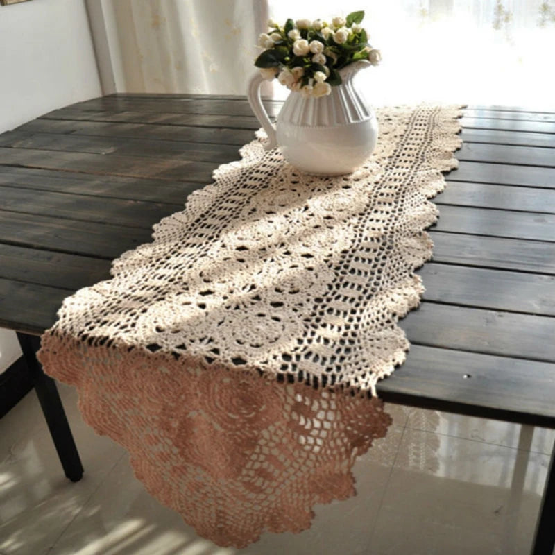 chaise table crochetée motifs floraux texture ajourée rustique vintage beigeclair