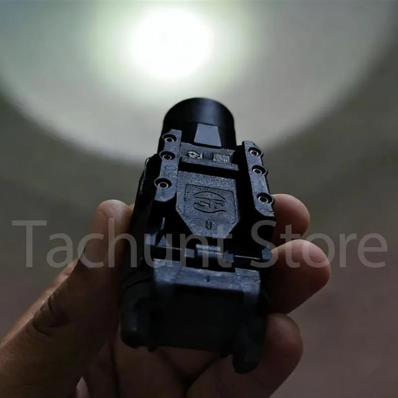 lampe torche tactique rail 20mm clips noir gris moderne fonctionnelle batterie