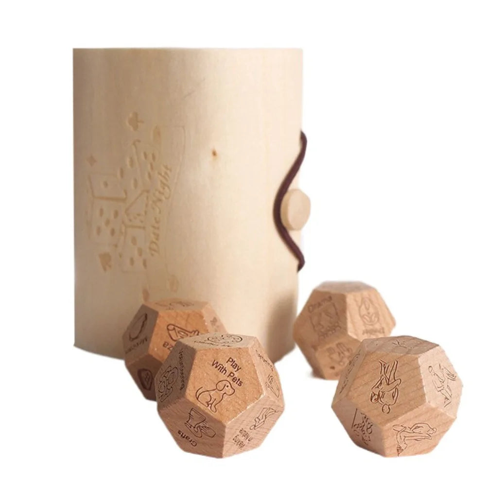 dés nuit bois gravés pièces opaque artisanal vintage boîte inclusion jeu société