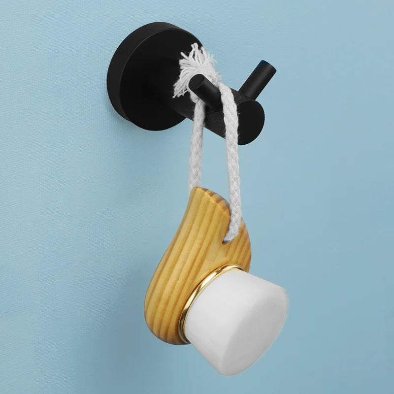 accessoires salle bain noir mat modernes fixations papier toilette verre dents brosse dents