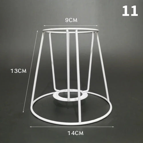 support lampe blanc grille métallique moderne cadre fer abat jour table décoration intérieur