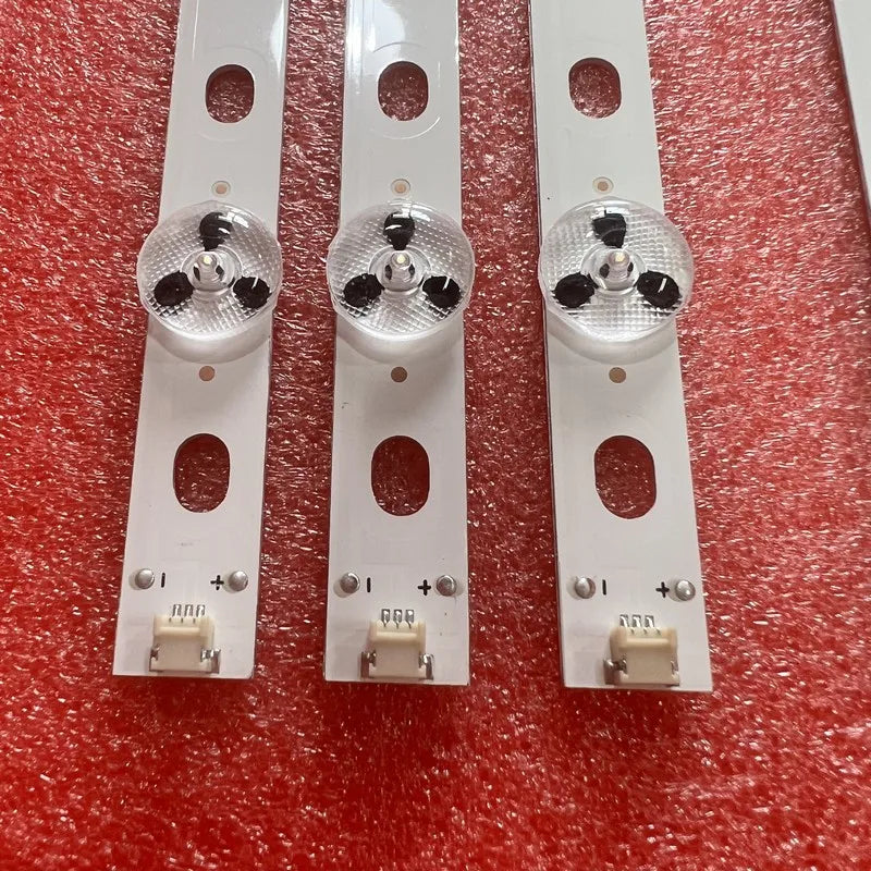 bandes led argentées modernes fixations technologie éclairage maison rectilignes