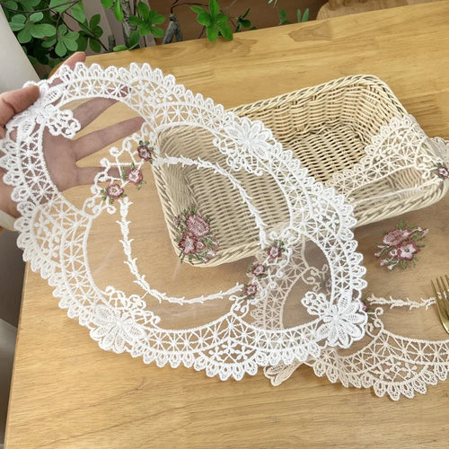 serviettes table polyester dentelle blanche motif floral vintage classique décor table basse photo accessoire