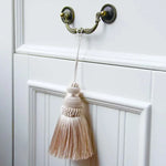 pompon porte couleur beige noir marron gris rose bohème chic décoration maison textile polyester