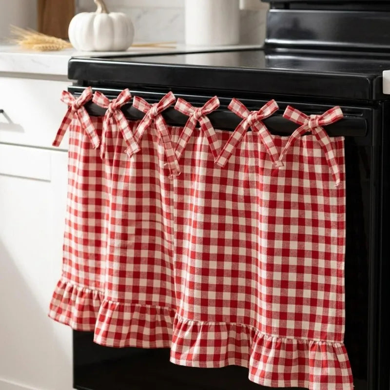 tablier cuisine vintage rouge blanc carreaux opaques rubans nœuds ferme