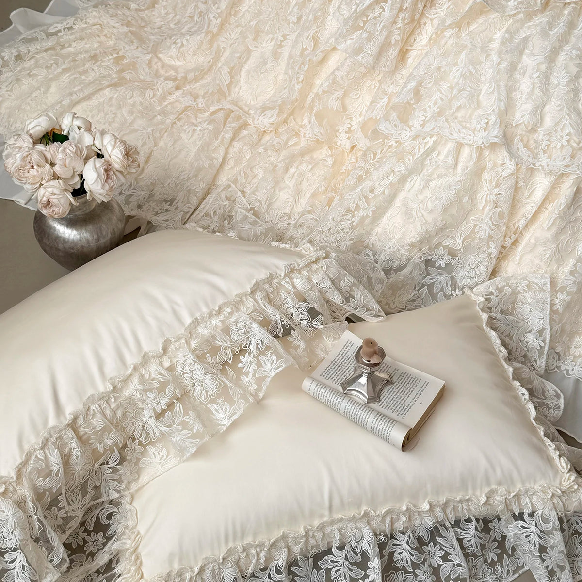 ensemble literie coton dentelle florale taies d'oreiller couverture romantique vintage shabby chic blanc cassé