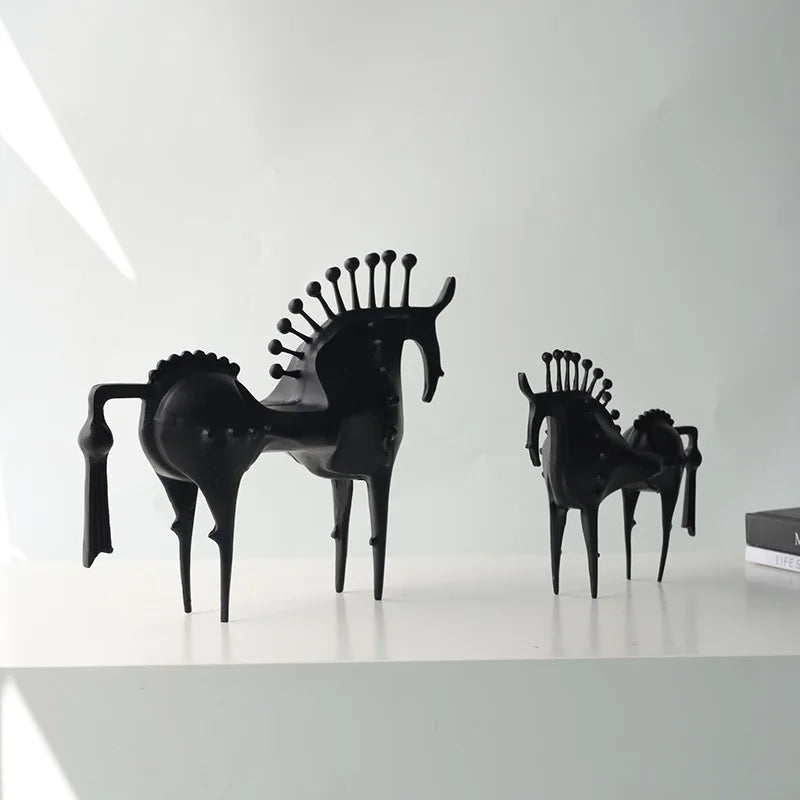 sculptures abstraites chevaux métal noir modernes maison 30cm 20cm texturées points sphères
