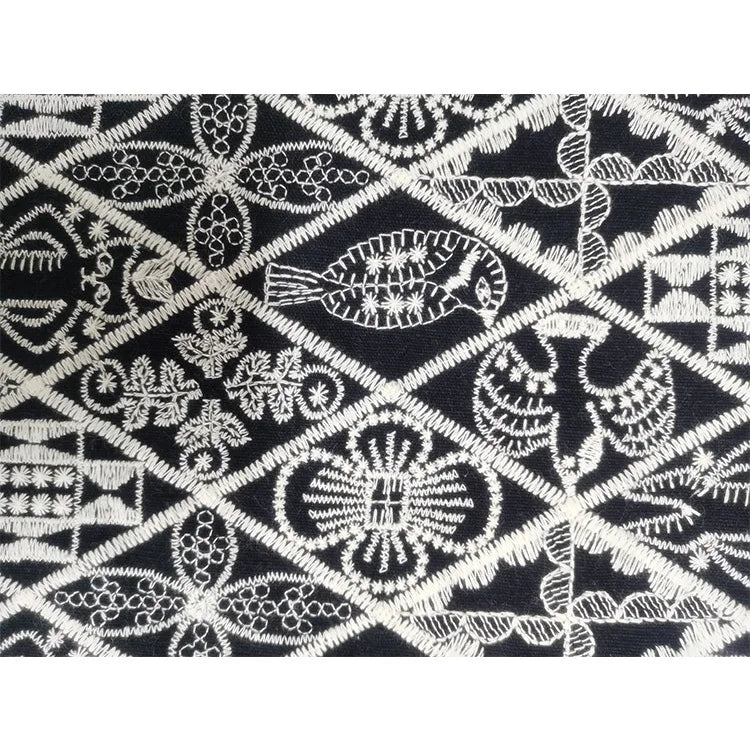 tissu brodé traditionnel géométrique floral résistant coton bleu foncé marron blanc totalément opaque artisanal