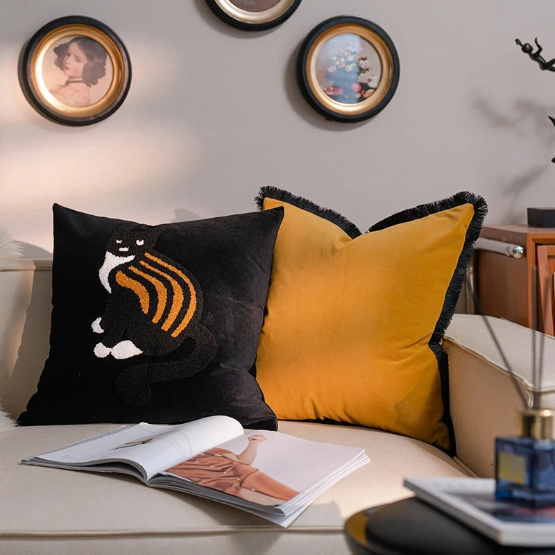 taies d'oreiller brodées chat yeux velours jaune noir modernes décoratives lit voiture 45x45