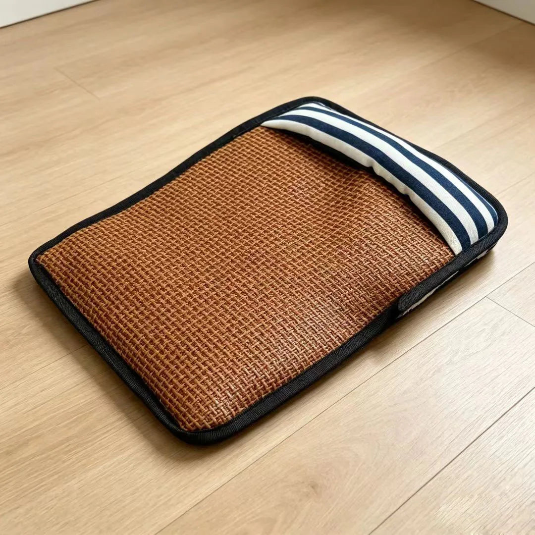 tapis rayé lin refroidissant chiens moderne confortable marron clair noir blanc rouge