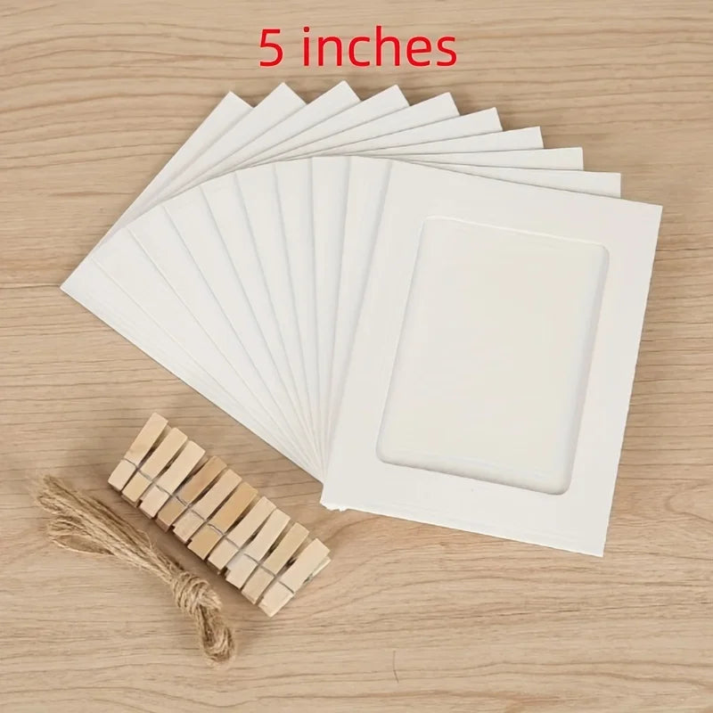 cadres photo carton noir marron blanc pinces bois suspension mur decorative rustic minimaliste