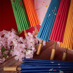parapluie traditionnel artisanal japonais fleurs feuilles peintes main poignée bois rouge orange bleu violet