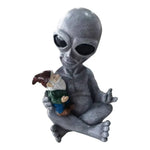 statue fantaisie gnome alien résine gris vert rouge détails sculptés statuaire chambre