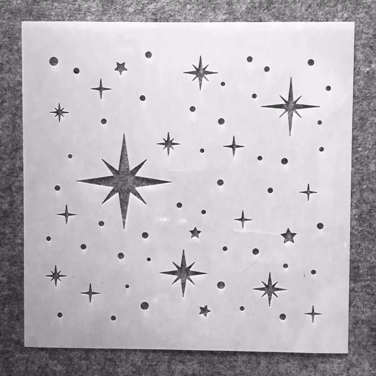 pochoirs peinture murale étoiles blanc moderne gabarit scrapbooking décoration points textureOpaque