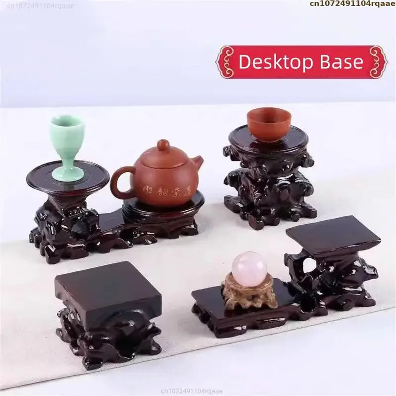 support table bois sculpté artisanal marron foncé miniatures collections décoration