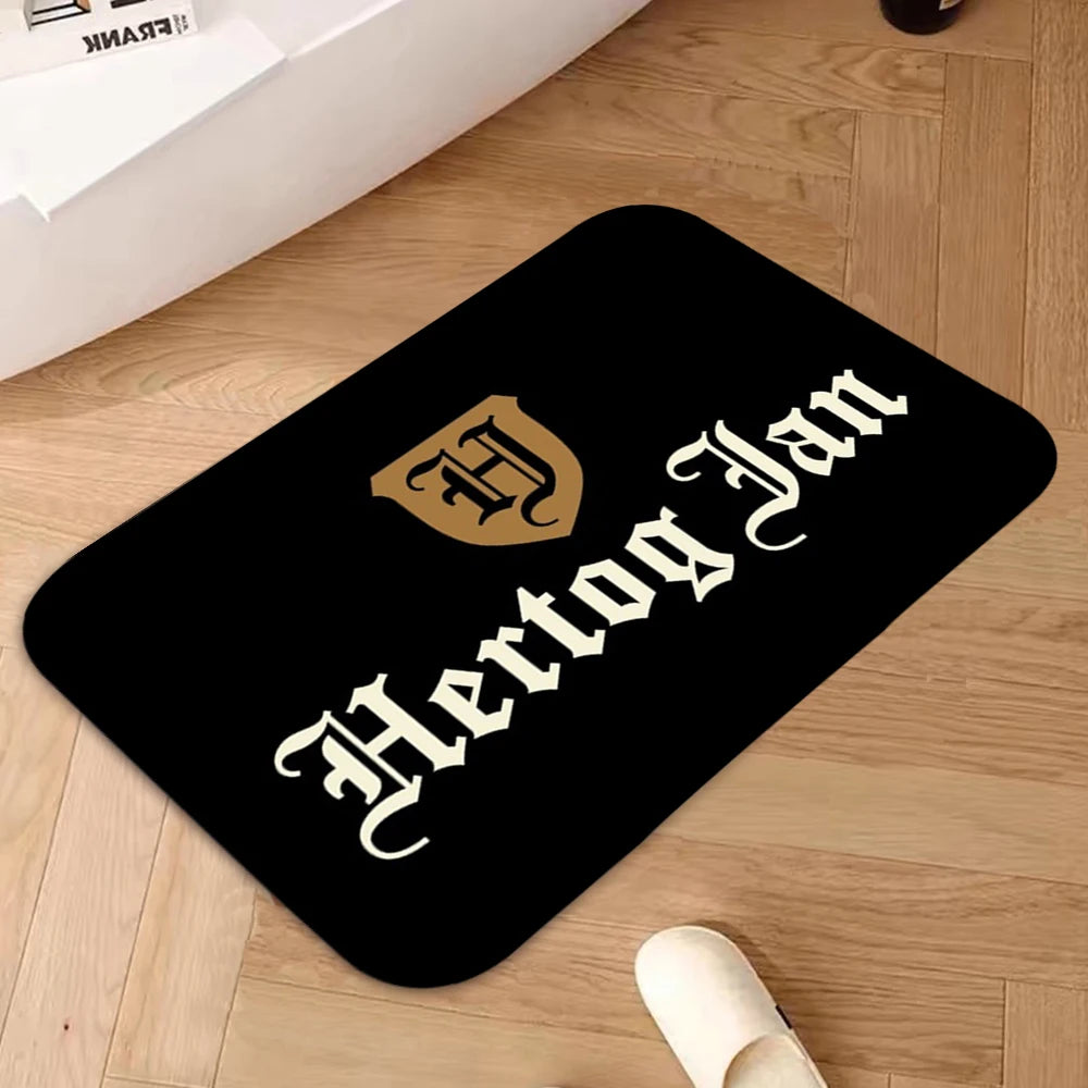 tapis noir blanc jaune gris illustration roi bière hertog jan motifs floraux classique vintage