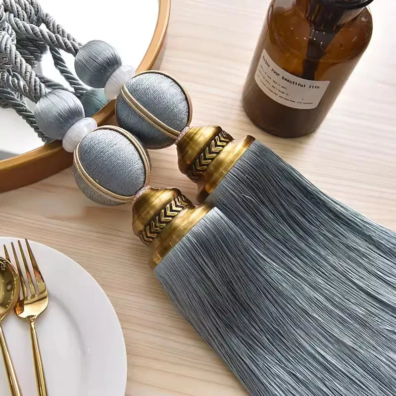pompons rideau bleu marine gris doré rouge bordeaux marron tissu uni opaques classiques attache