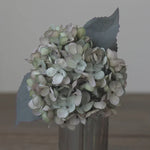bouquet artificiel hortensias rose clair gris blanc orange rouge feuilles vertes classique intérieur mariage