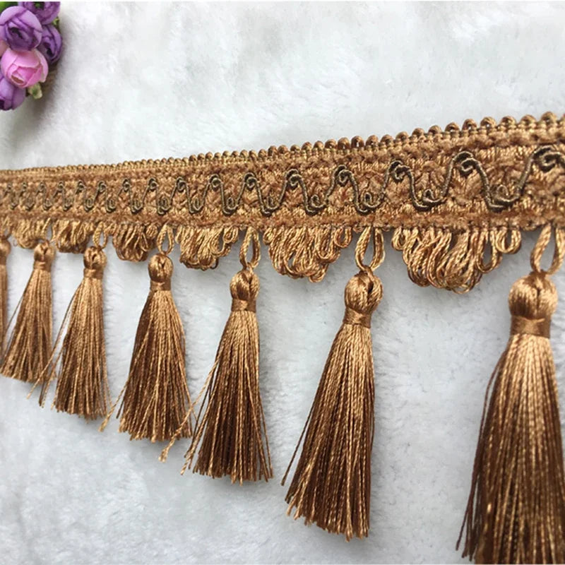 ruban franges or blanc rouge gris broderie dorée classique decoration mariage couture artisanat