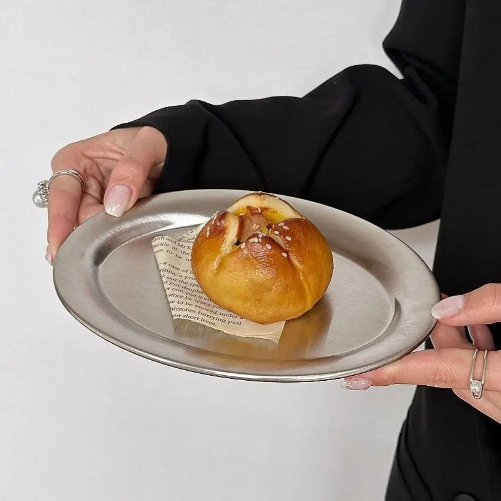 assiette ovale argentée moderne minimaliste lisse brossée rangement bijoux dîner