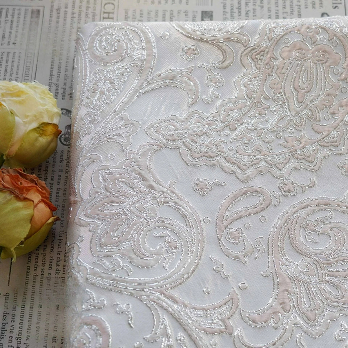 tissu polyester blanc paisley opulent brocart jacquard élégant classique coudre décoration intérieure 145cm