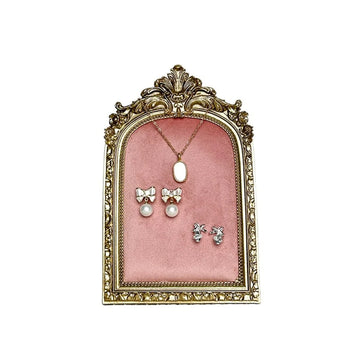 présentoir bijoux classique or rouge rose colliers boucles d'oreilles bracelets mannequin velours baroque vintage