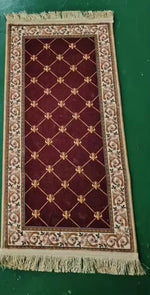 tapis noir rouge ornamental oiseau croix géométrique polyester caoutchouc maisonFRINGES