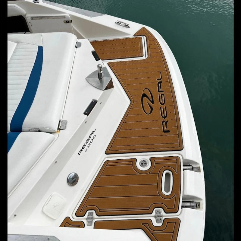 tapis sol bateau marron foncé texture bois cockpit swim platform autoadhésif moderne nautique